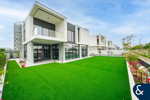 Pool and Park views | Type A | 5 Bedrooms